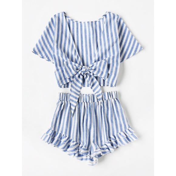 Crop top & frill shorts set blue white striped - Picture 3 of 8